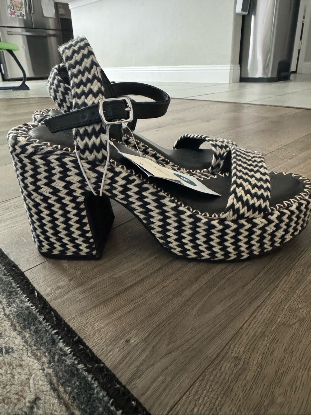 Universal Thread Black and White Woven Platform Sandals